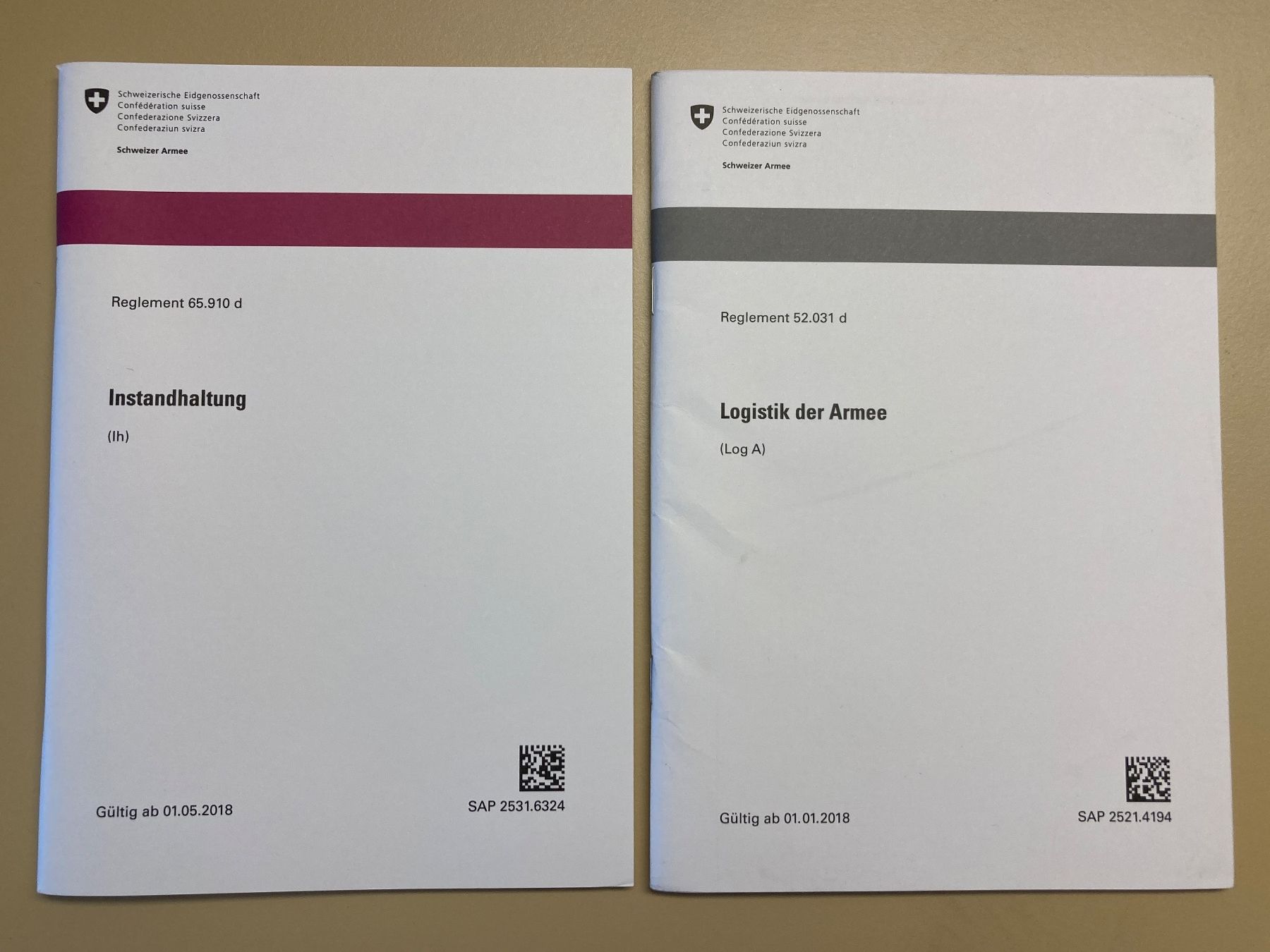 Bücher: 2 Reglemente: Instandhaltung / Logistik - Schweizer Armee – Gebraucht aus Brütten von Hst1