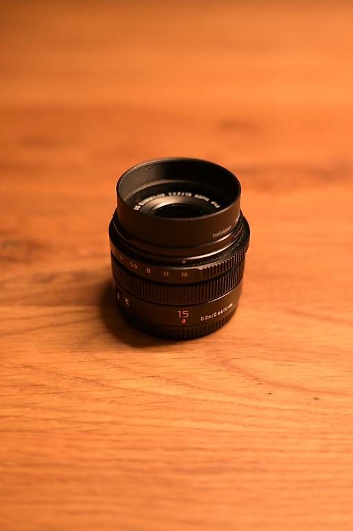 Panasonic Obiettivi: Lichtstarkes Panasonic 15mm f1.7 Weitwinkel Objektiv – Usato da Dübendorf venduto da seadart 1