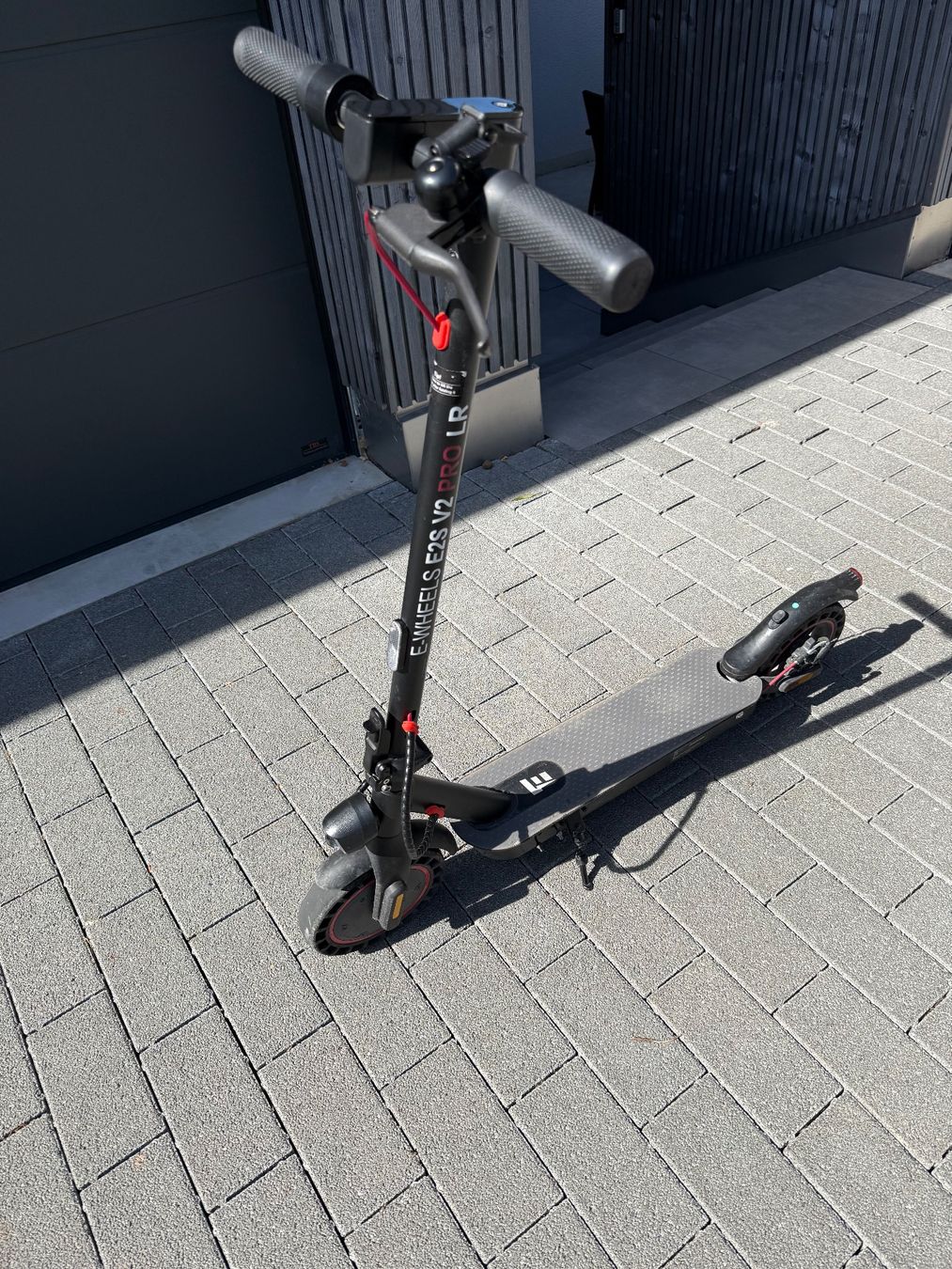 Scooter: E-Scooter E2S V2 Pro Long Range ab CHF 1.-- !!! – Usato da Bachenbülach venduto da ricricric