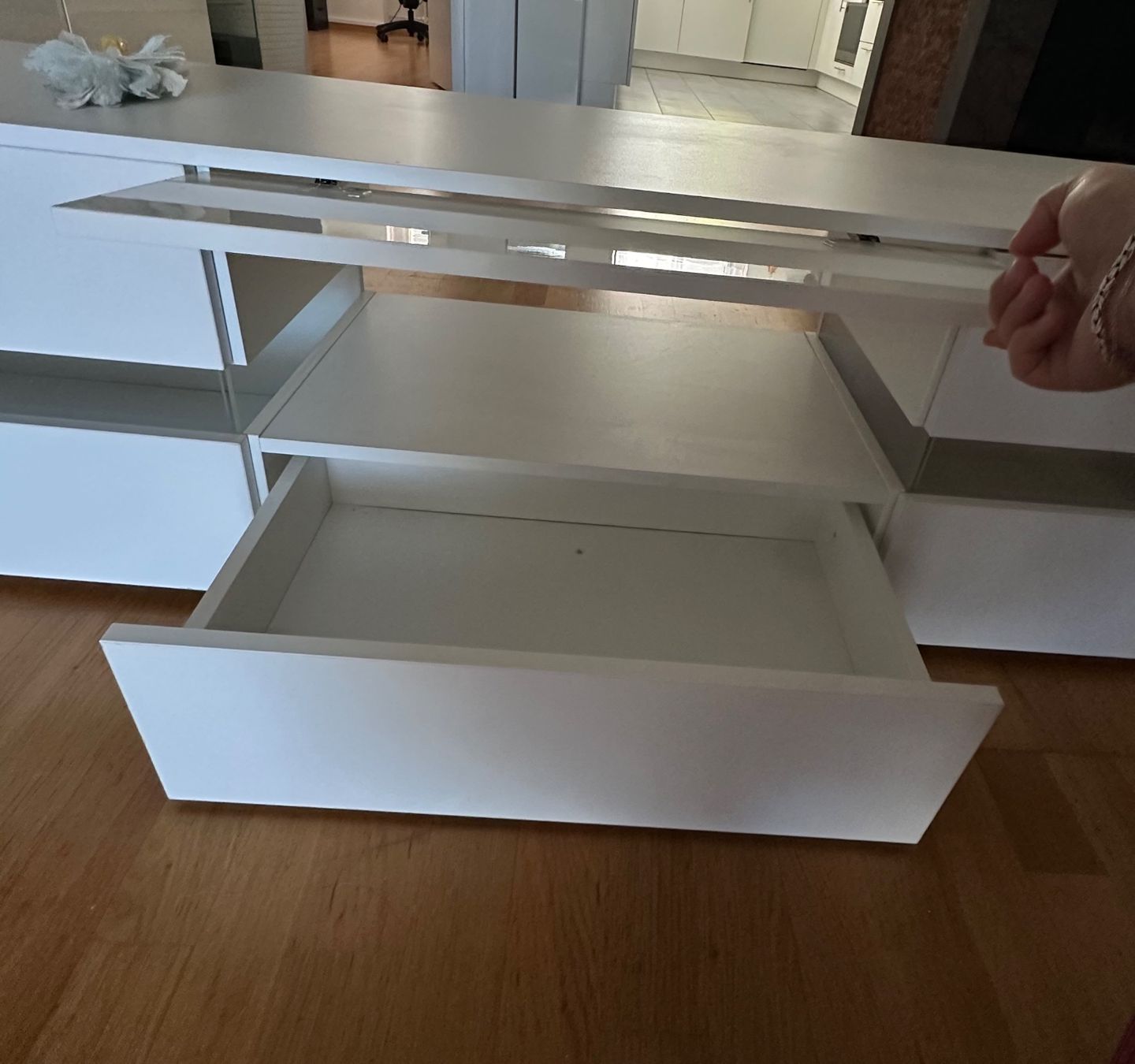 Gonser TV Möbel: TV-Lowboard Möbel weiss – Gebraucht aus Suhr von jul_5ghn 1