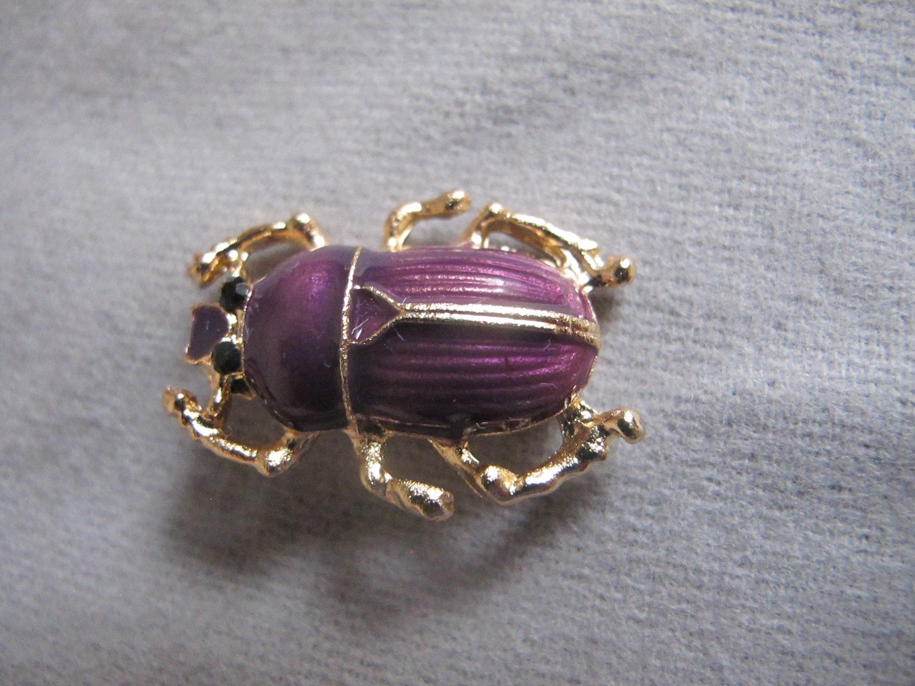 Spille & Fermagli: Brosche Käfer Design goldfarben violett – Nuovo (secondo la descrizione) da Löhningen venduto da Chimae67