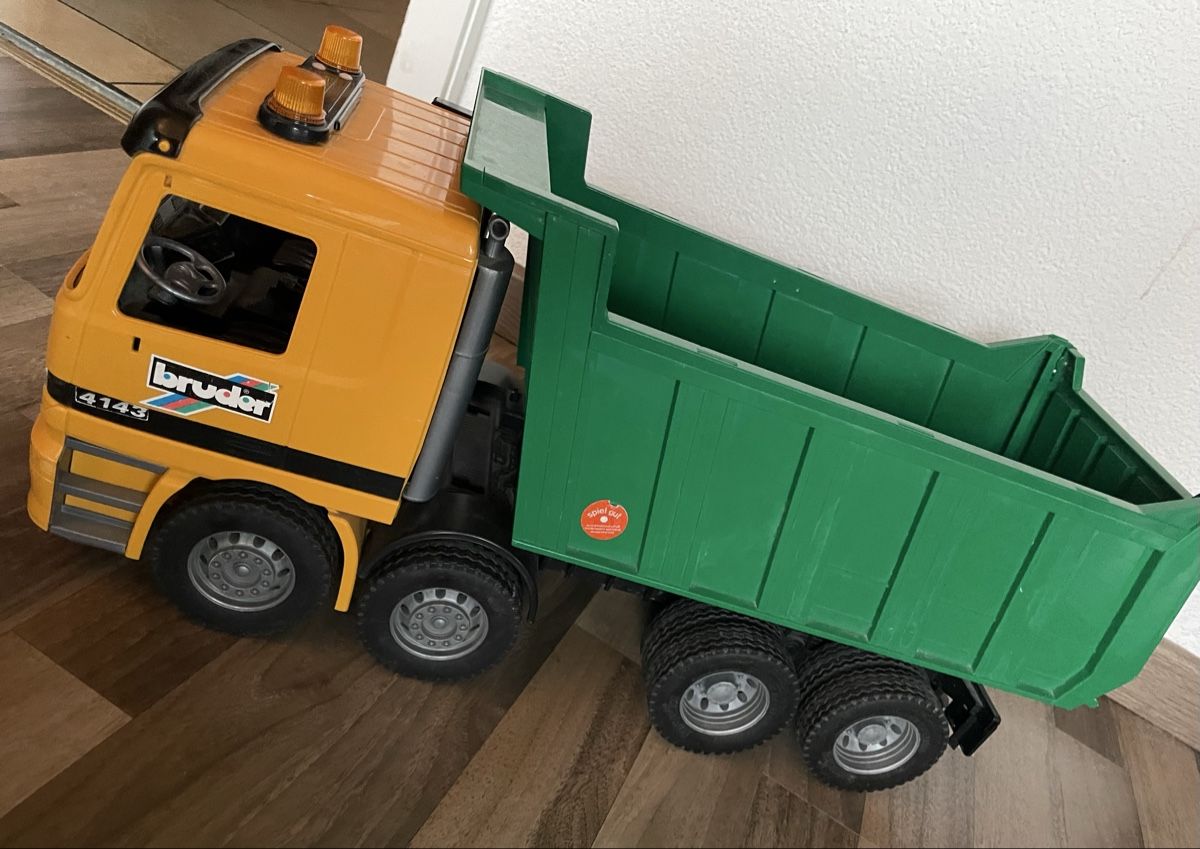 Bruder Spielzeuge: Bruder Kipp LKW – Gebraucht aus Birr von himmelblau015