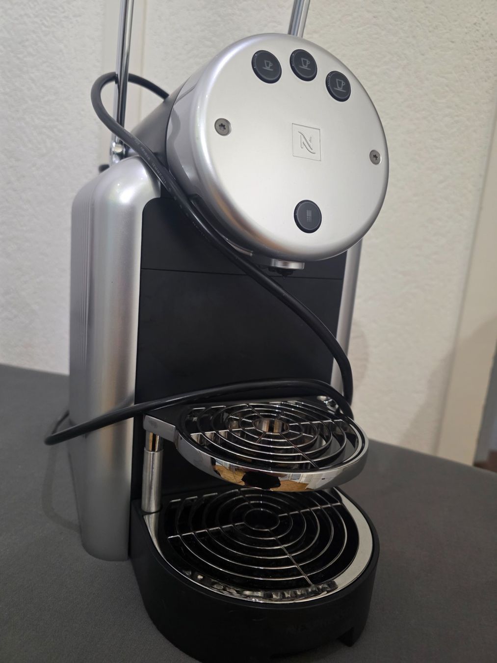 Nespresso Macchine per caffè & Macchine per espresso: Machine professionnel Nespresso Zenius ZN100 Pro – Usato da Genève venduto da ErikaGE