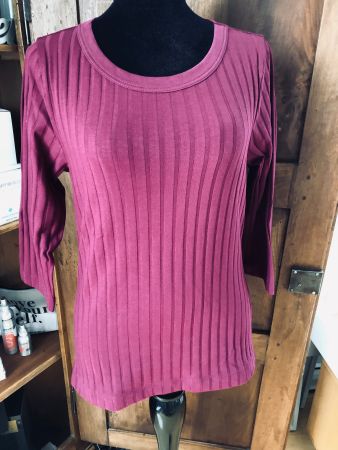 Schickes gestreiftes Shirt in Weinrot, Grösse 3, Top Zust...