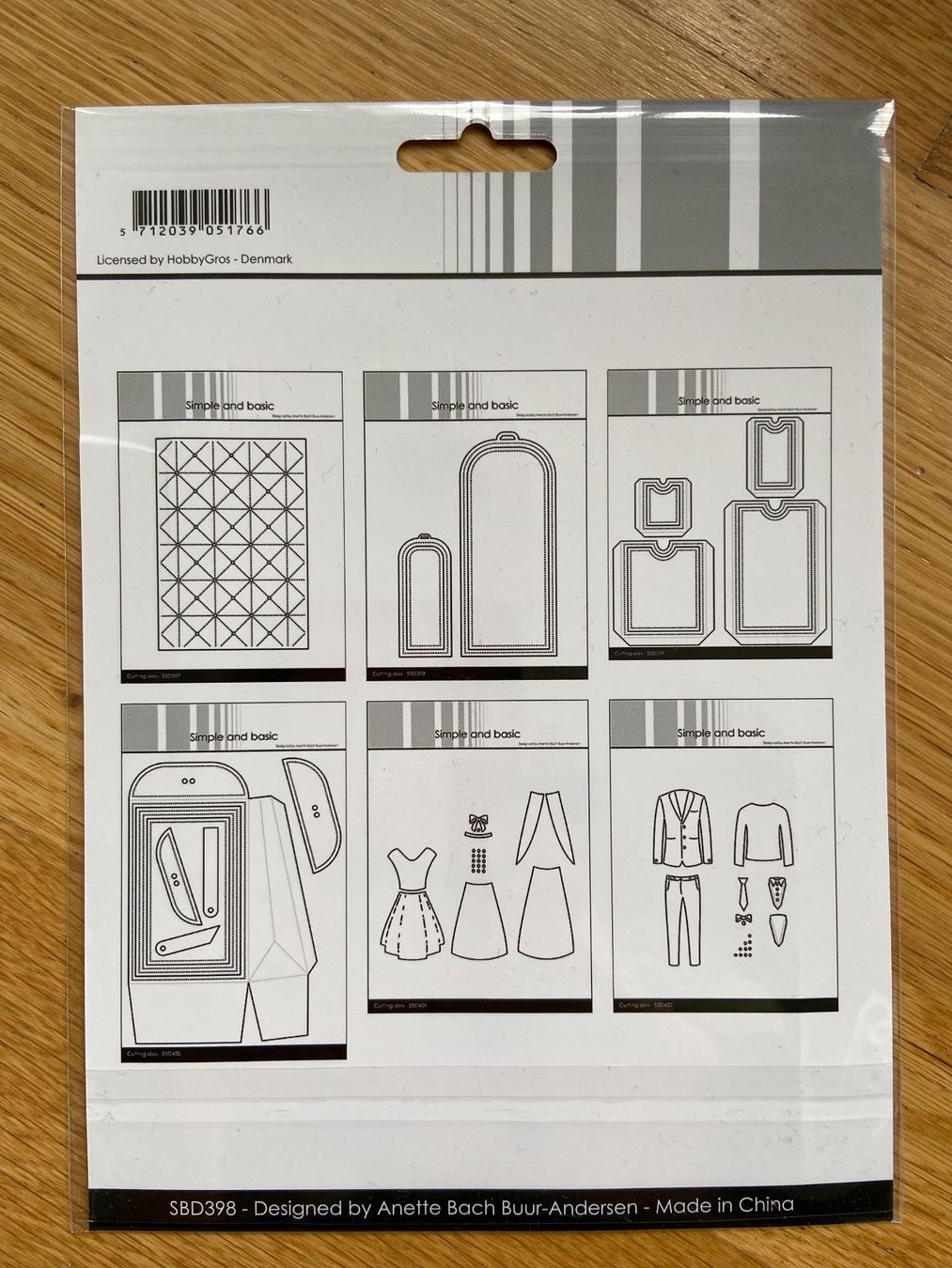 Sciablone: Simple and Basic Stanzform „TAGS“ – Nuovo e nell'imballaggio originale da Zürich venduto da Sunset69 2