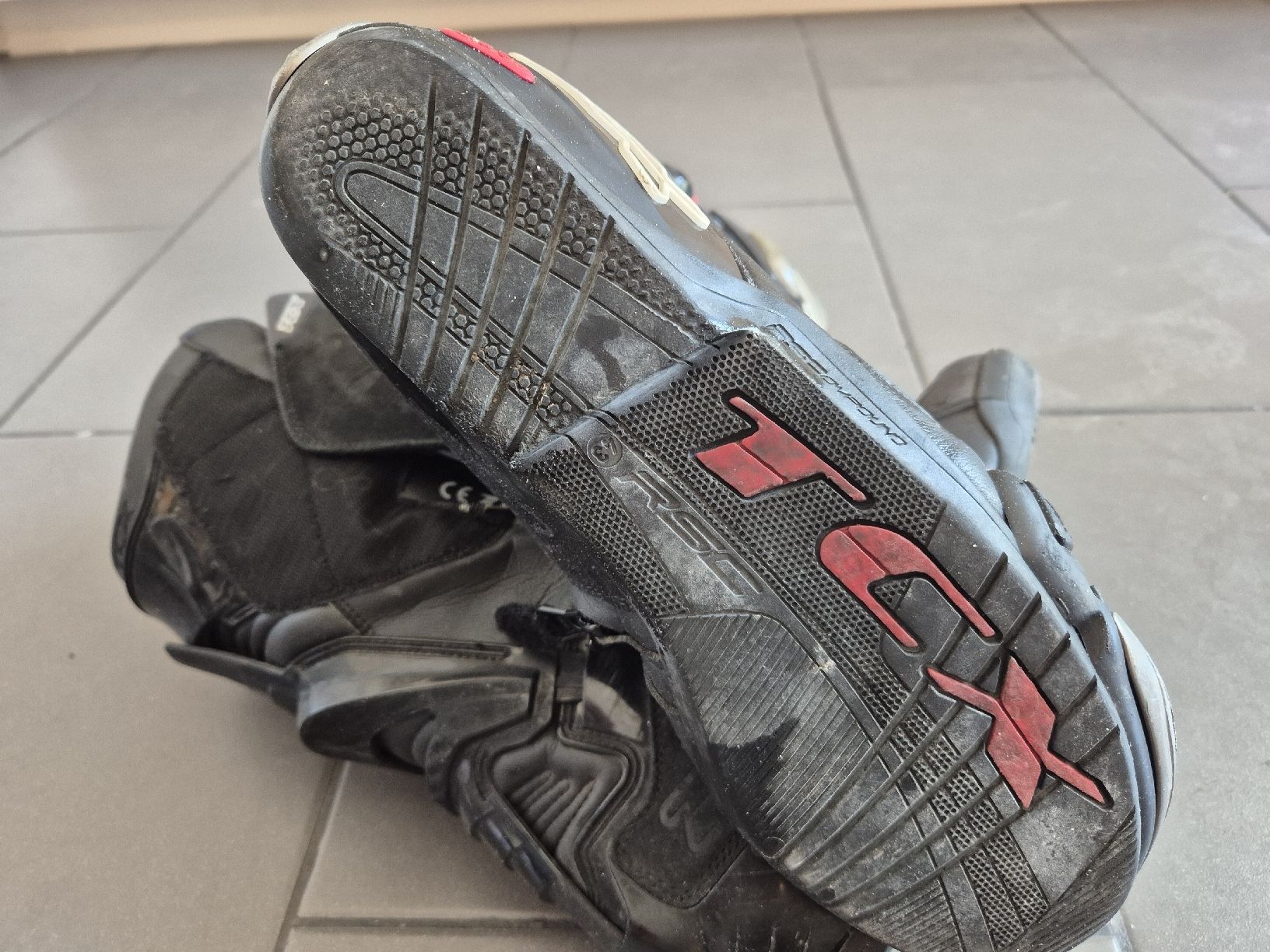 TCX Scarpe da uomo: TCX R-S2 Motorradstiefel Grösse 43 – Usato da Zürich venduto da Sands02 4