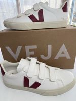VEJA Sneaker Gr. 44 Neu mit Karton Schuhe Weiss Burgundy