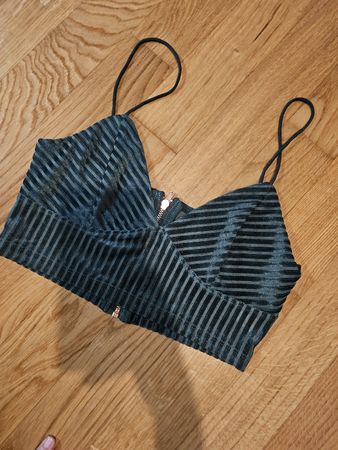 Samtig Crop Top mit Streifen und Reissverschluss – Grösse xs
