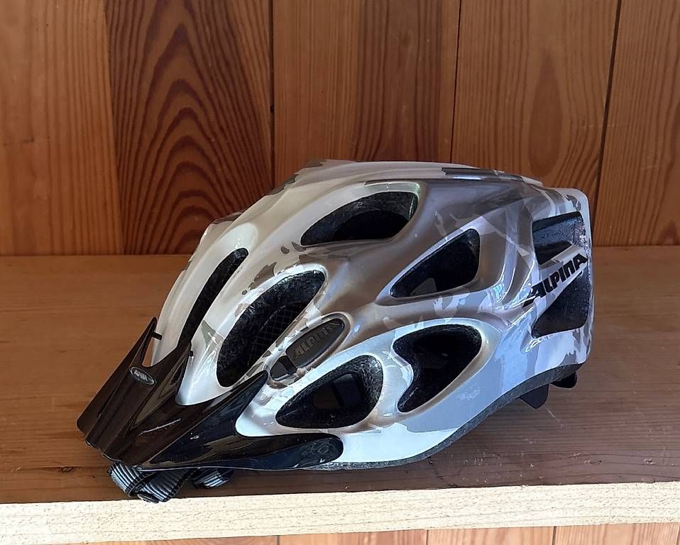 Caschi: Velo Helm Alpina – Usato da Steg im Tösstal venduto da rst_5hdw 2