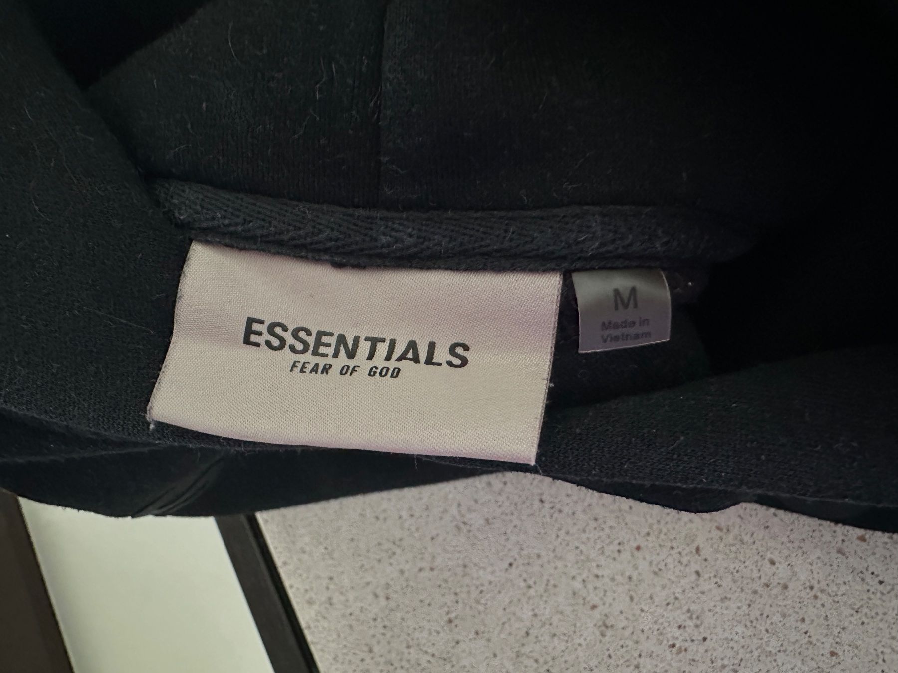 Maglioni & Felpe: Essentials Hoodie Black, M – Usato da St. Gallen venduto da ninl123 4