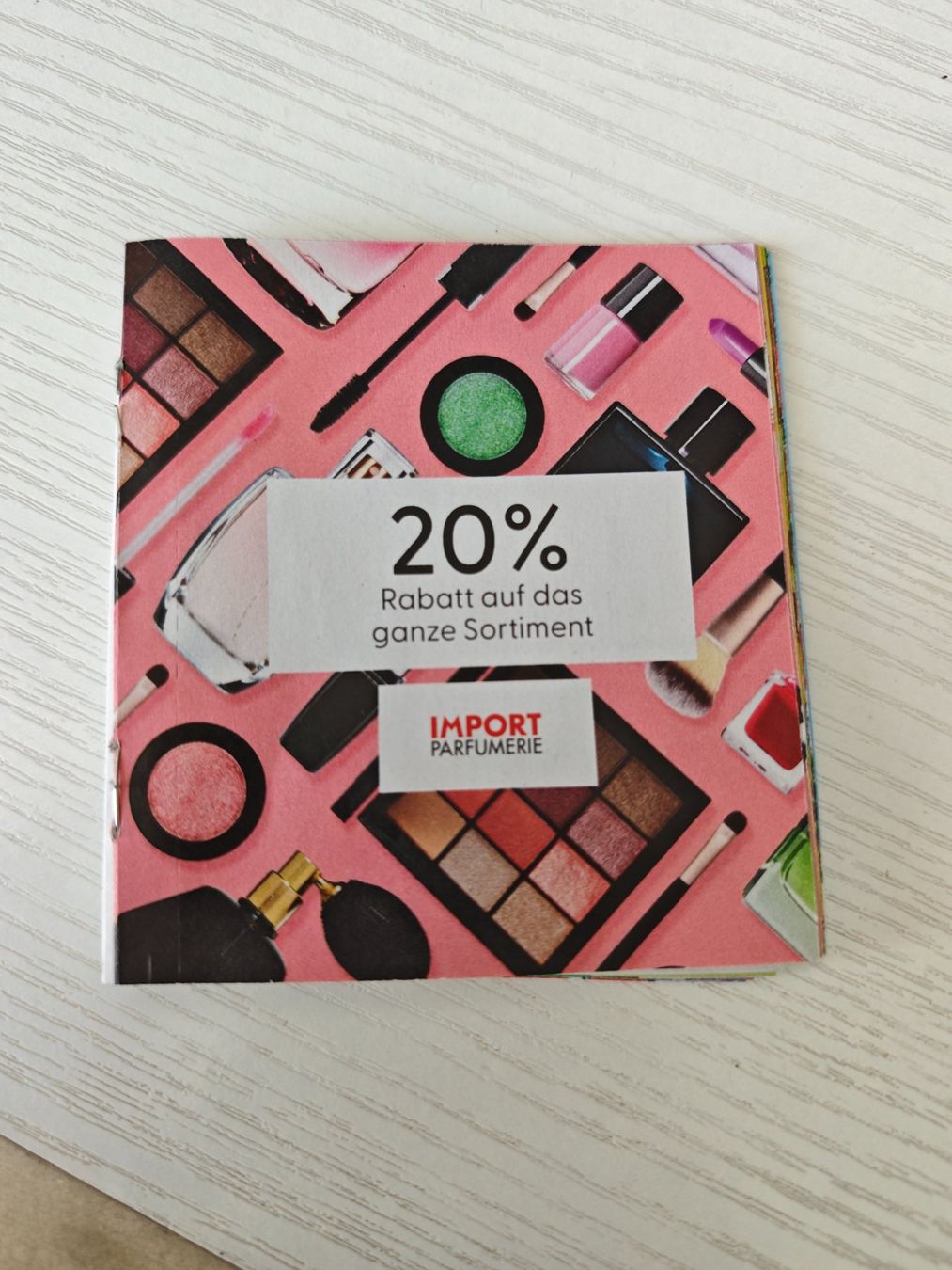 Buoni: 20 Prozent Import Parfumerie Gutschein – Nuovo e nell'imballaggio originale da Grosshöchstetten venduto da Mouchi