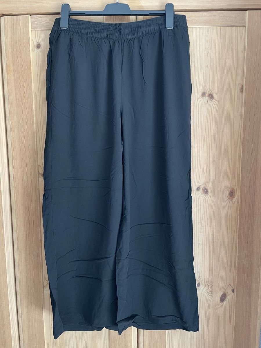 Pantalons: Schwarze Damen Sommerhose Gr XL – D'occasion à Rüti ZH par kar_xx9l