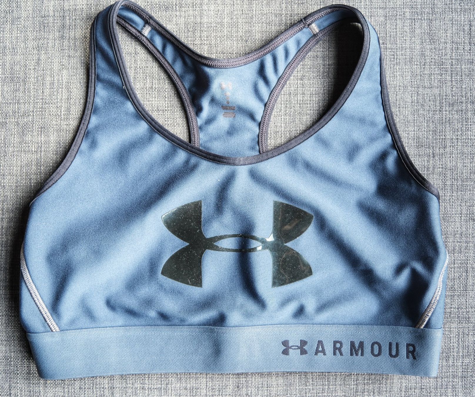 Under Armour Altra biancheria intima: Sport BH UNDER ARMOUR Gr. M (blau) – Usato da Wohlen AG venduto da Exitburn
