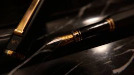 Caran d'Ache Hexagonal Füller Schwarz Gold Swiss Made