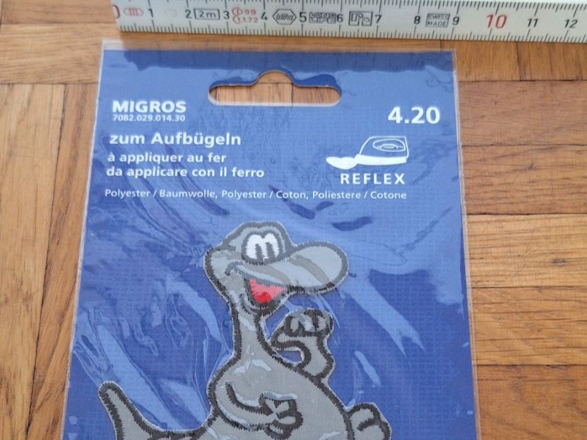 Insignes: Reflex Dino Bügel Bild – D'occasion à Wetzikon ZH par NaWetzi