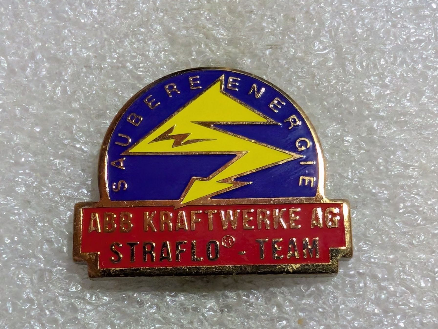 Placchette & Badge: Ansteckpin 4: ABB – Usato da Oppligen venduto da Pin-Fall-Shop