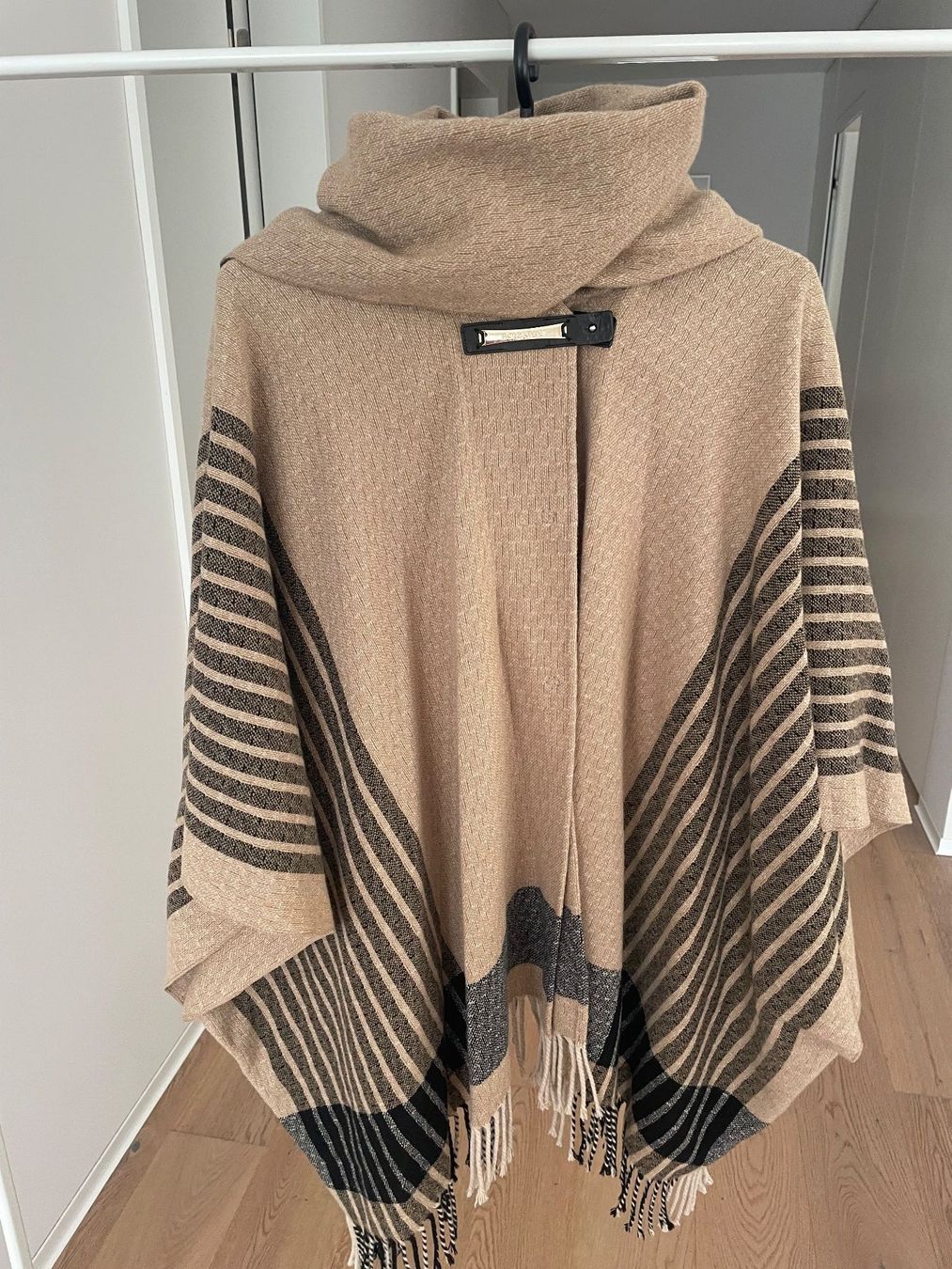 Patrizia Pepe Altro in Moda donna: Patrizia Pepe Poncho – Usato da Richterswil venduto da KAYLEIGH_77 1