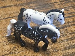 lego figurine lot de 2 chevaux