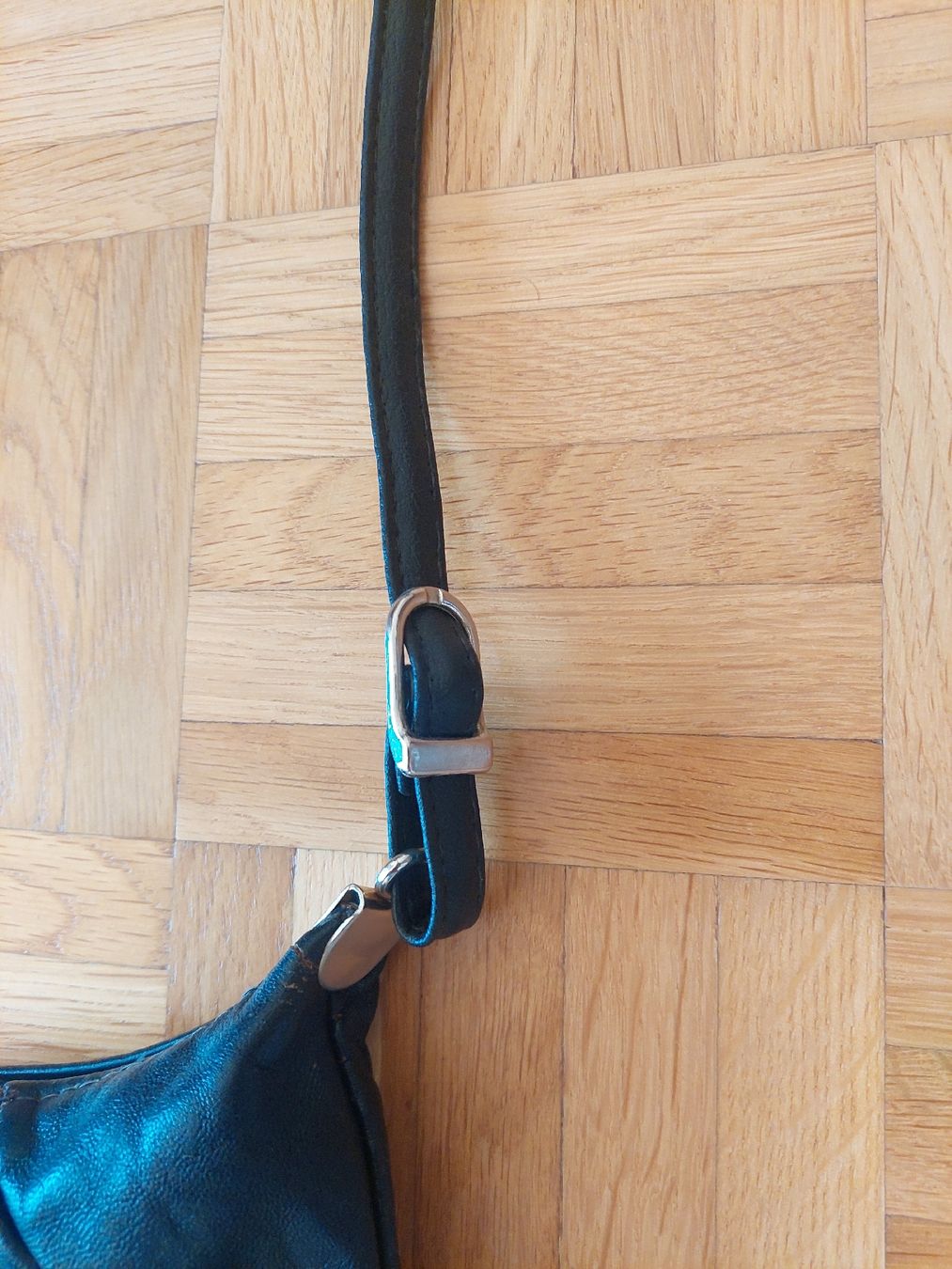 Taschen für Damen: Schwarze Handtasche – Gebraucht aus Zürich von Nadsh 3