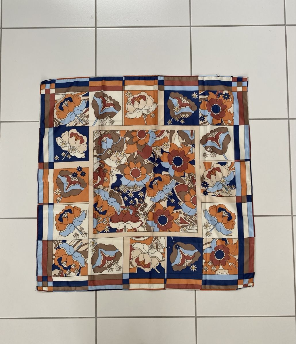 Foulard & Sciarpe: Foulard – Nuovo (secondo la descrizione) da Schmerikon venduto da 80zz08