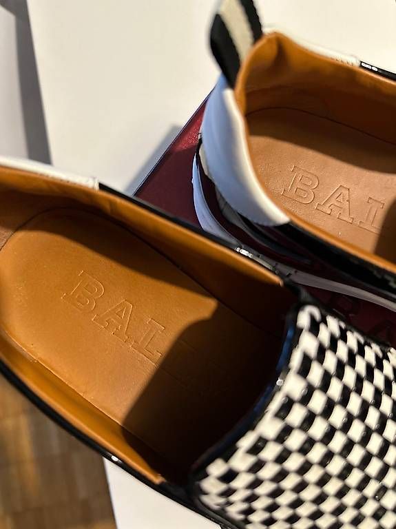 Bally Chaussures femmes: Bally Slip-on Schuhe in Gr. 38 – D'occasion à Zunzgen par Eva_Inimitable 1