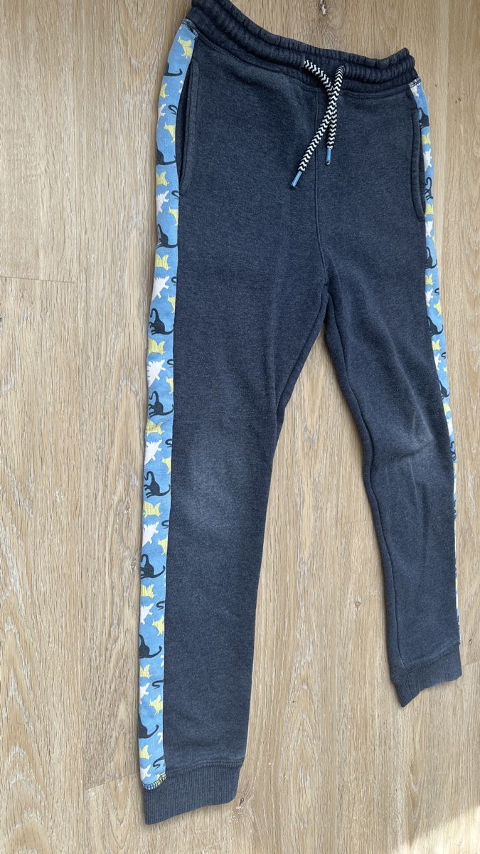 Pantalons: Jogginghose Gr. 122/128 – D'occasion à Sulz AG par Zissi31324 1