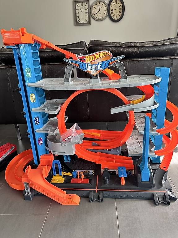 Giocattoli: Hot Wheels-Méga garage ultimate – Usato da Villarvolard venduto da Villa36 1