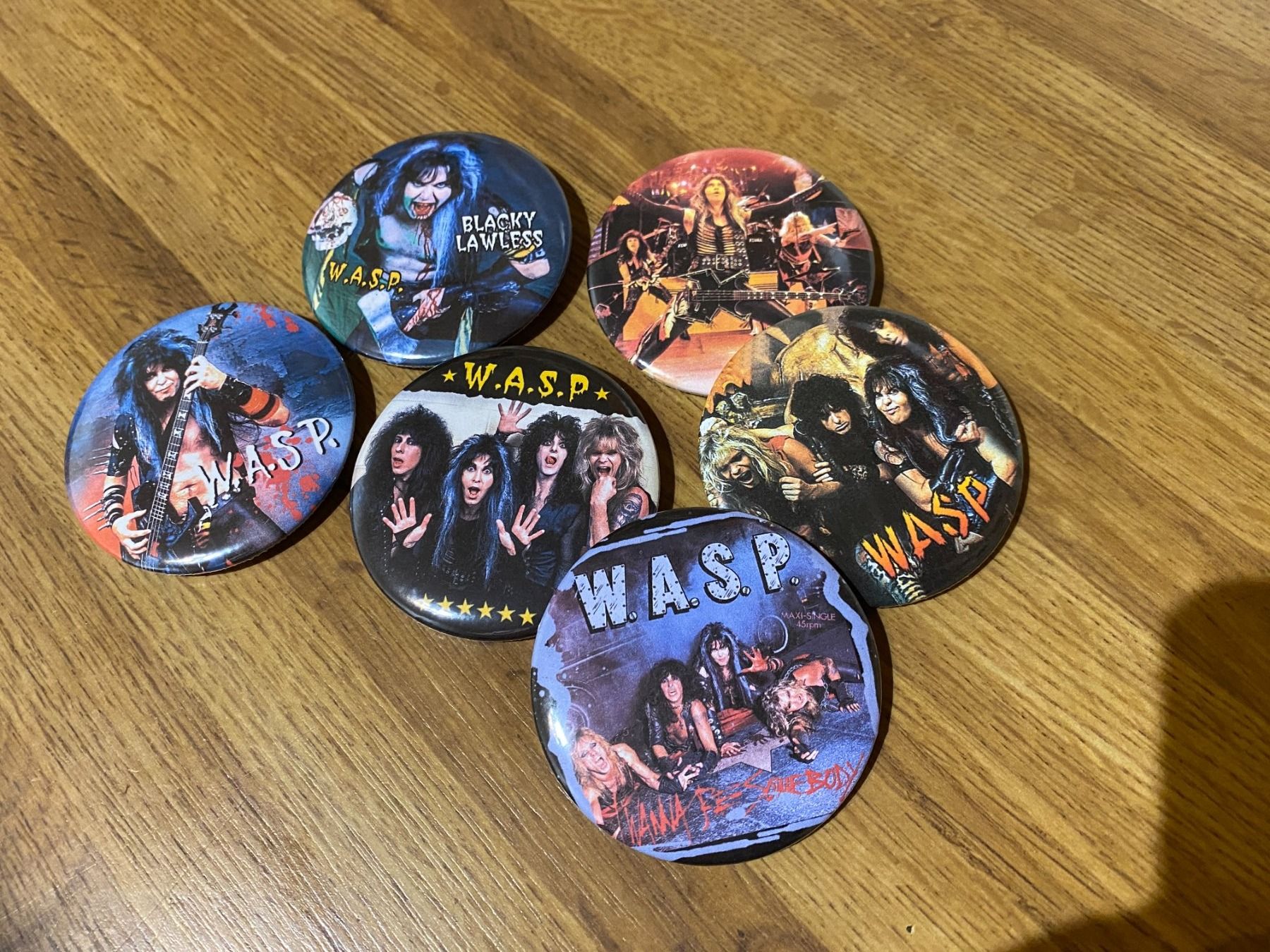 Plaketten & Abzeichen: WASP Ansteck Badges – Neu und originalverpackt aus Basel von FatCatPacksTheRatt
