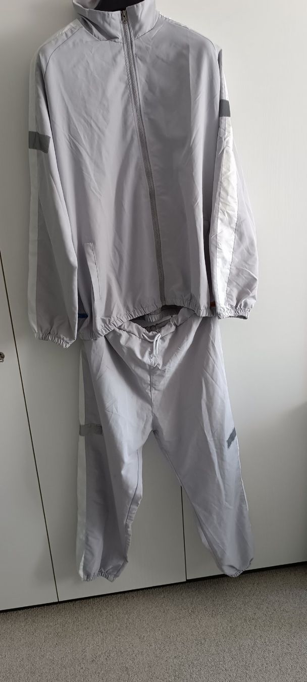 Completi: Trainingsanzug Trainer XL – Usato da Pfungen venduto da pegbob