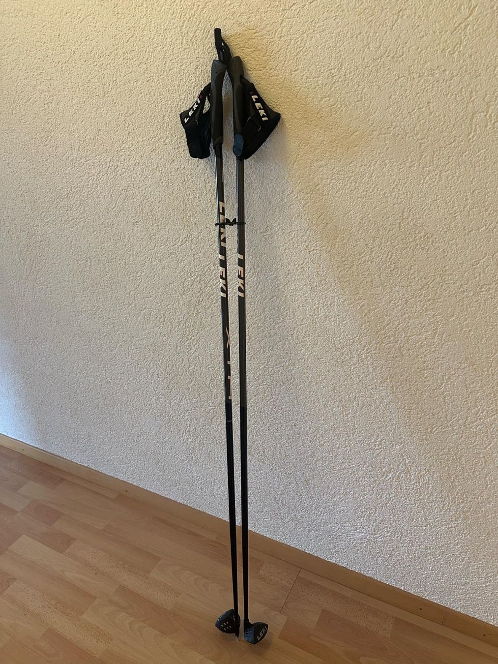 Leki Sonstige Zubehör: LEKI Langlauf Stöcke – Gebraucht aus Churwalden von BarBa727