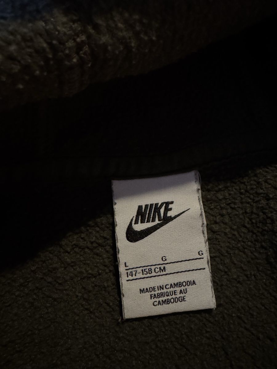 Nike Pulls et sweat-shirts: Nike Kaputzenpullover für Kinder – D'occasion à Fehraltorf par Polo80 3