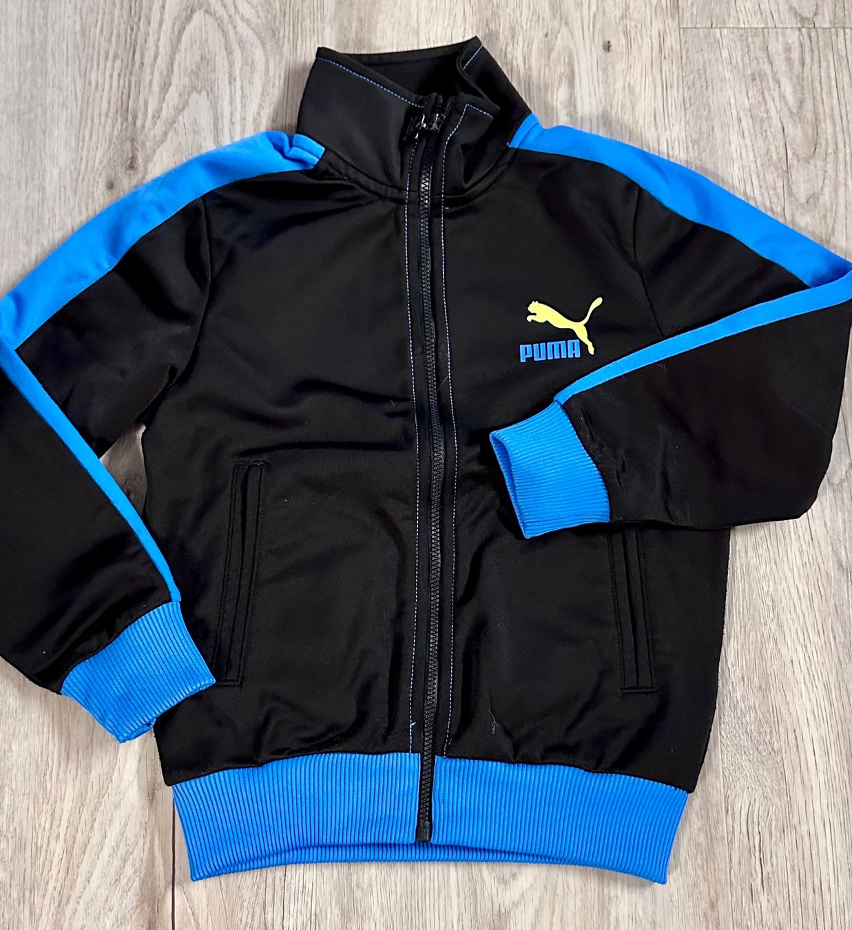 Puma Giacche & Cappotti: Gr 116 PUMA Trainingsjacke Trainerjacke Jacke – Usato da Rickenbach b. Wil venduto da sunneschii_
