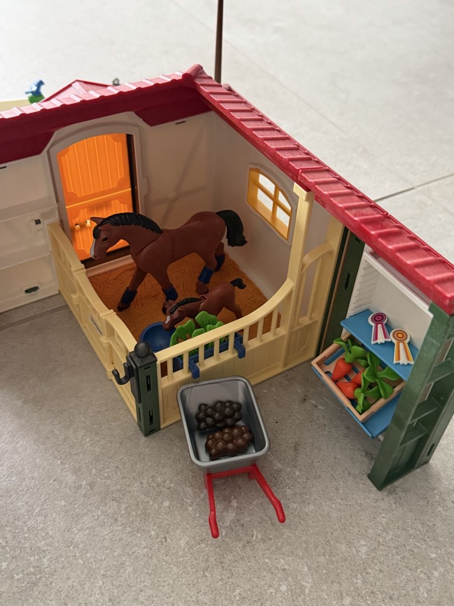 Playmobil Spielzeuge: Playmobil Reiterhof, gross, 6926. – Gebraucht aus Zwingen von A.L_Shop 4