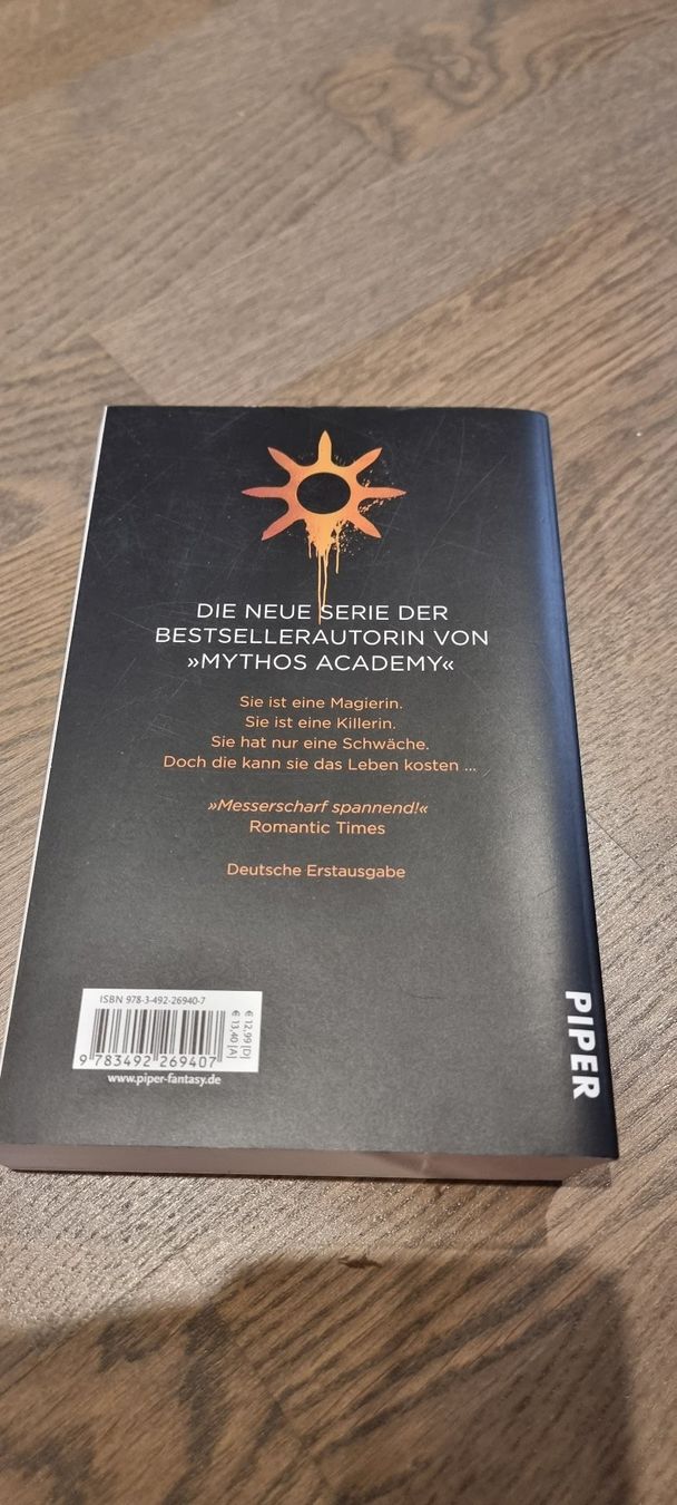 Libri: Elemental Assassin 1 - Jennifer Estep – Usato da Hinterforst venduto da impatiently 1