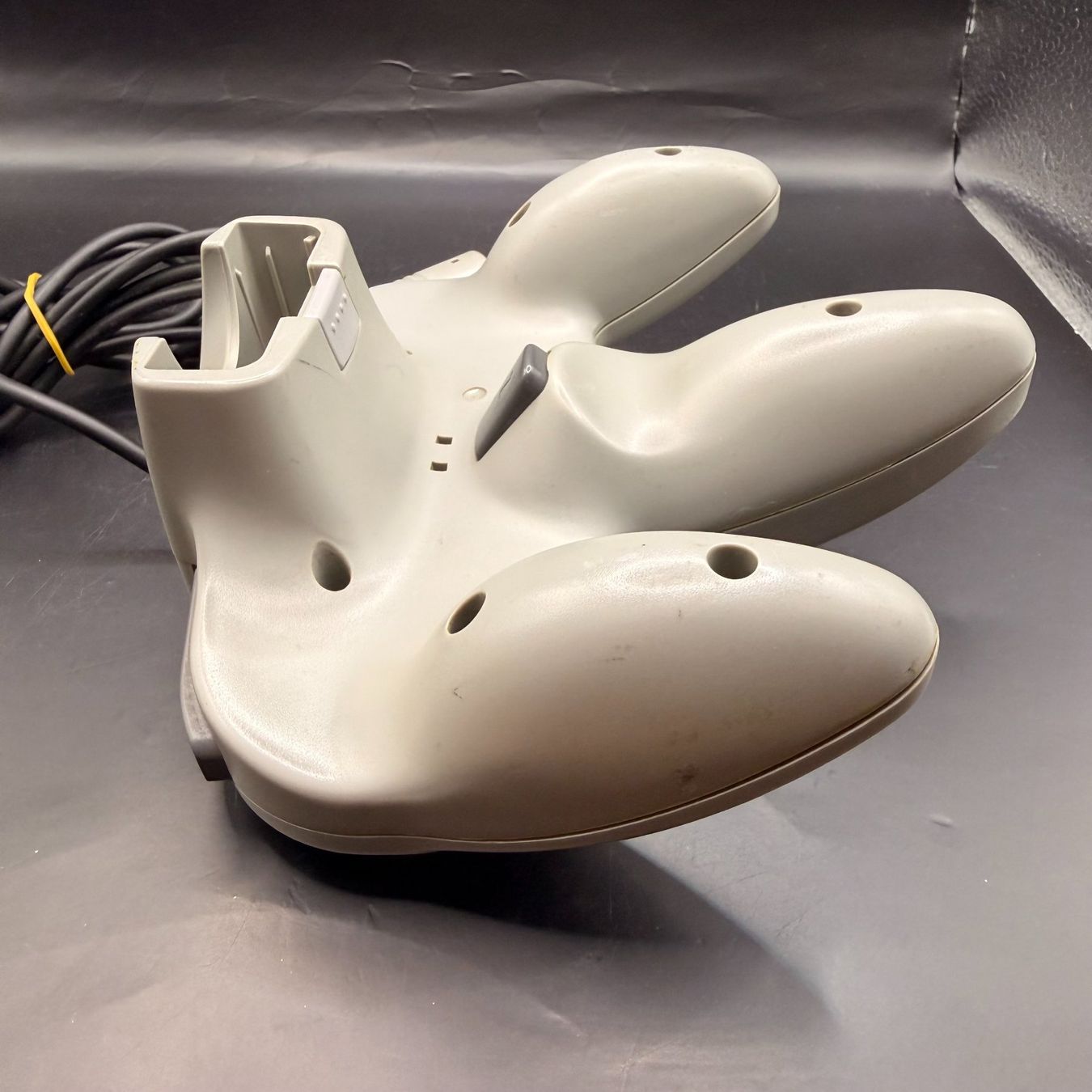 Nintendo Controller: Nintendo 64 Controller Grau – Kabel beschädigt – Usato da Düdingen venduto da Nerdworld 8