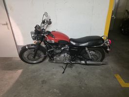 Triumph Bonneville T100 Motorrad rot/schwarz 21290km
