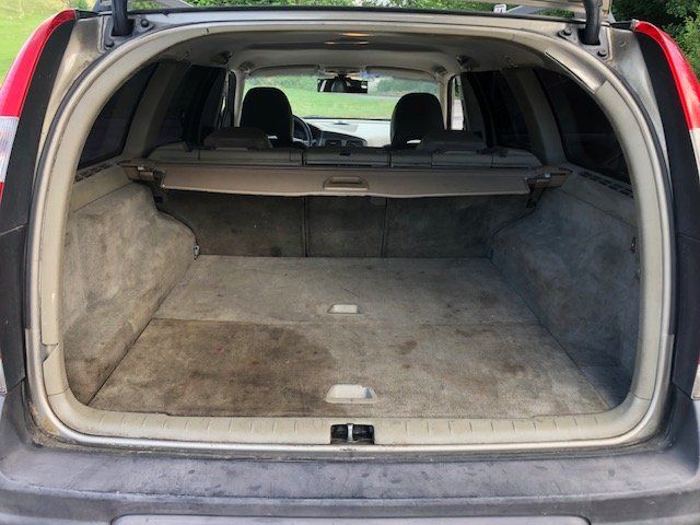 Volvo Automobili: Volvo V70 XC 2.4 T AWD – Usato da Horgen venduto da Mr.Murphy 7