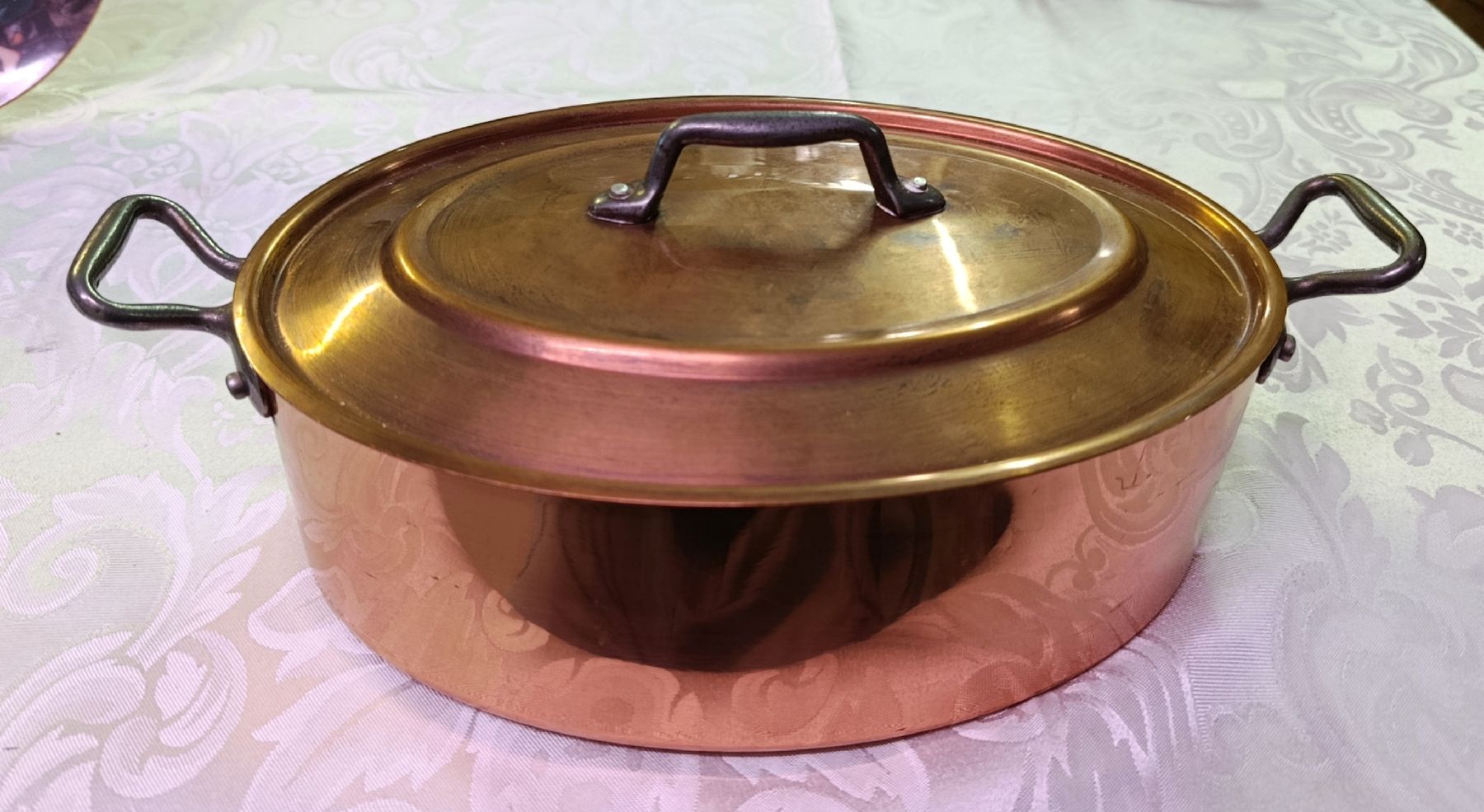 Altri mobili d'antiquariato: Antike Kupfer-Kasserolle oval mit Messingdeckel – Usato da Zürich venduto da Brocki_ZurichZH 1