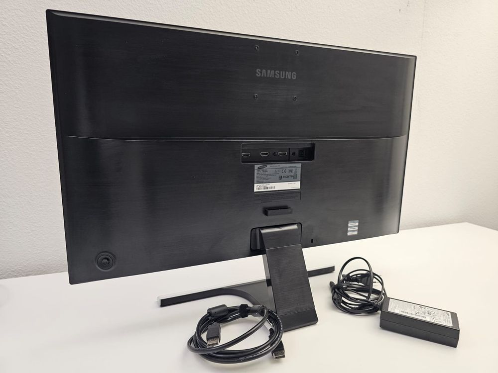 Samsung U28E590D 28