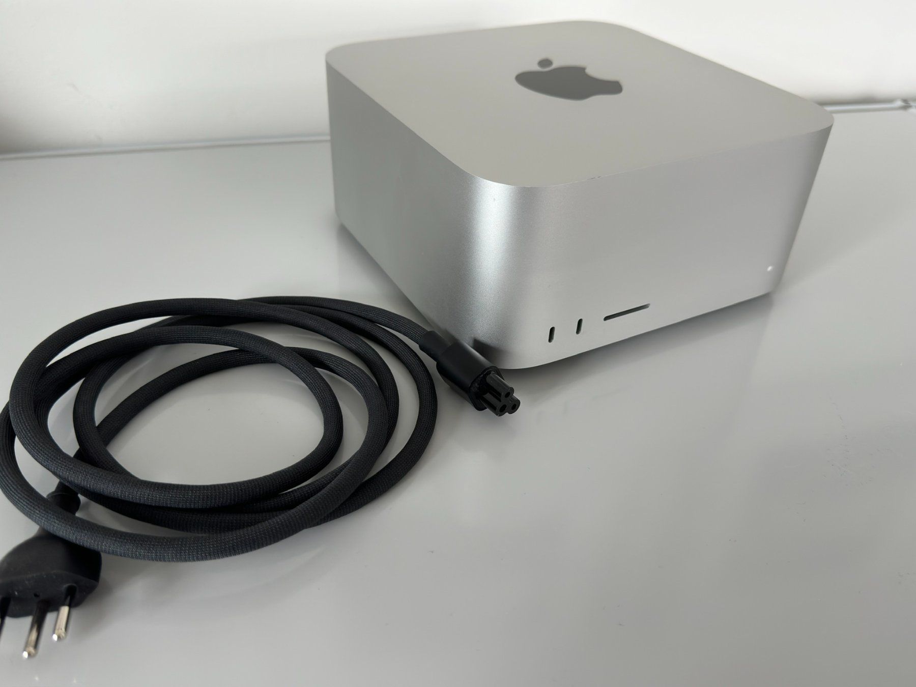 Mac Studio, 8 TB SSD, 128 GB RAM, 20-Core CPU / 64-Core GPU (Gebraucht ...