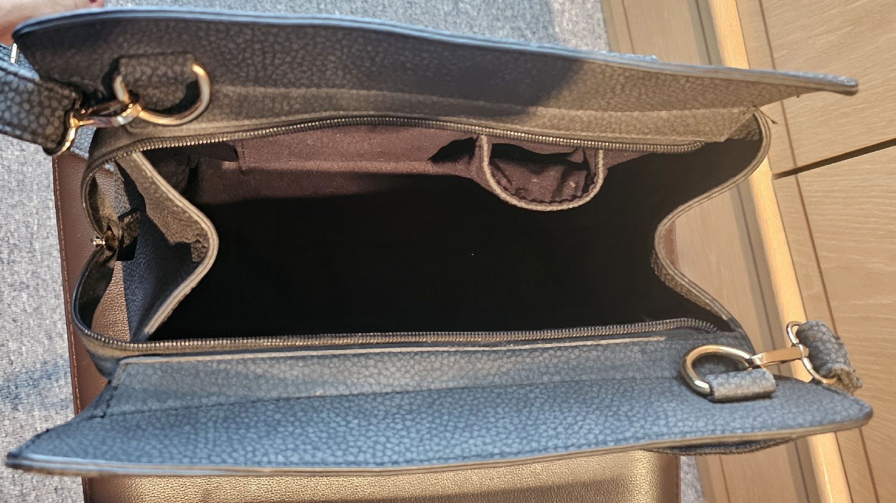 Borse da donna: Henkeltasche mit Schultergurt, anthrazit, top Zustand – Nuovo (secondo la descrizione) da Arbon venduto da Flyaway8 6