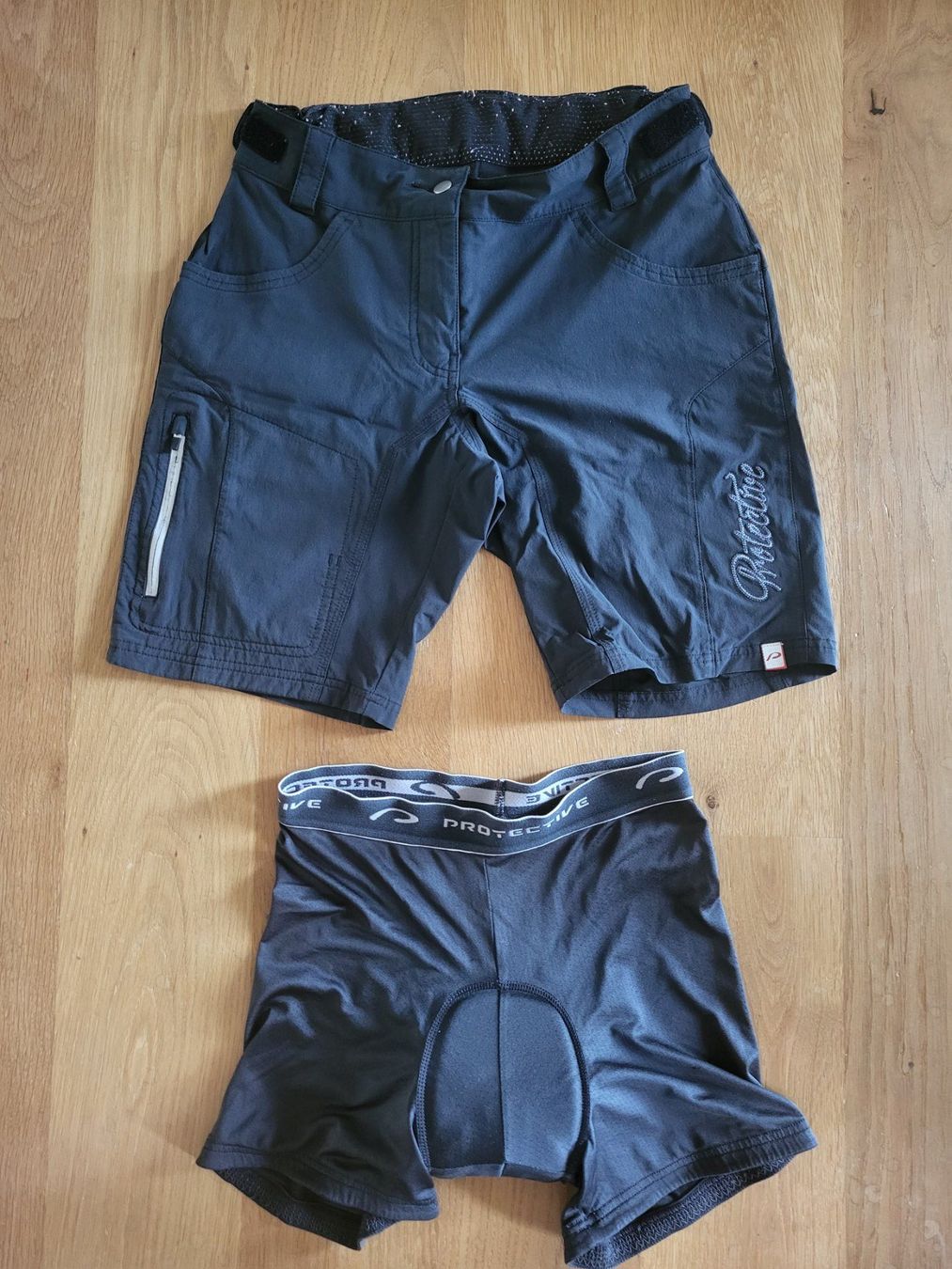 Pantaloni: Protective Bike Shorts mit Innenhose, Gr. S – Usato da Rünenberg venduto da Bille77