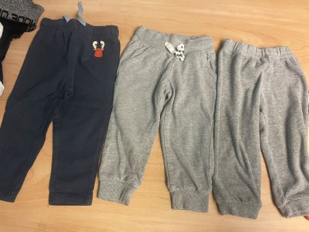 3 Trainer Hosen Gr.74/80