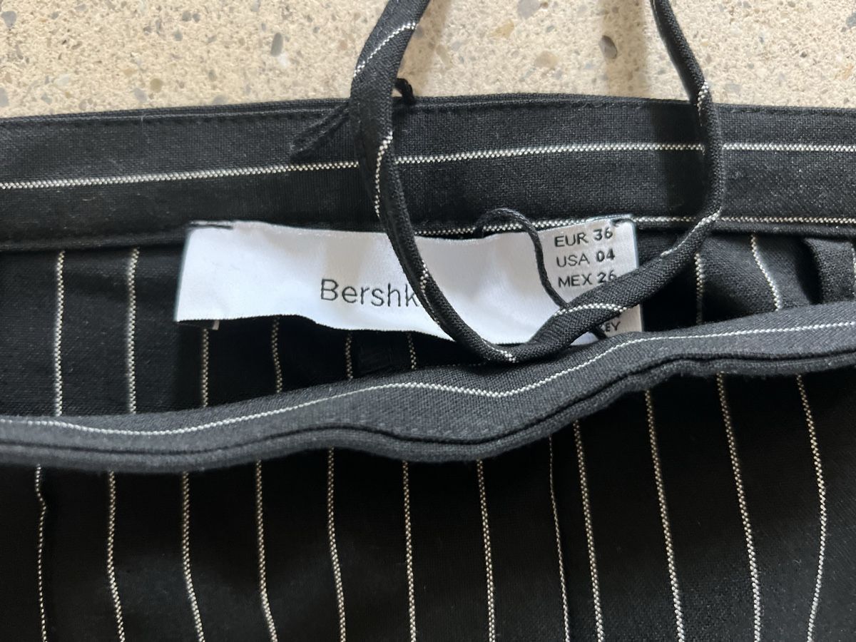 Bershka Pantaloni: Anzughose gestreift, Bershka, Gr. 36 – Usato da Zürich venduto da La.gp 2