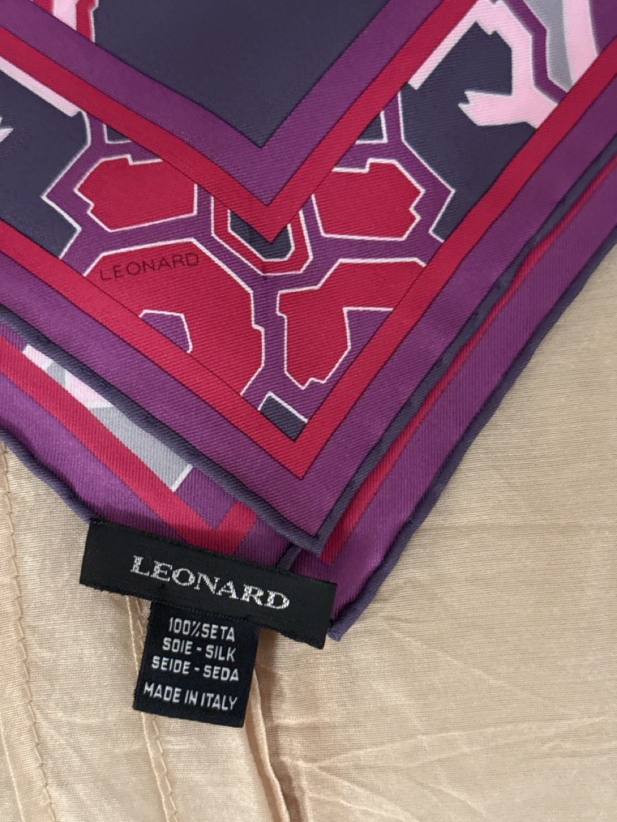 Foulard & Sciarpe: Leonard Paris Silk Scarf, Excellent Condition – Nuovo (secondo la descrizione) da Zürich venduto da nad_s27g 1