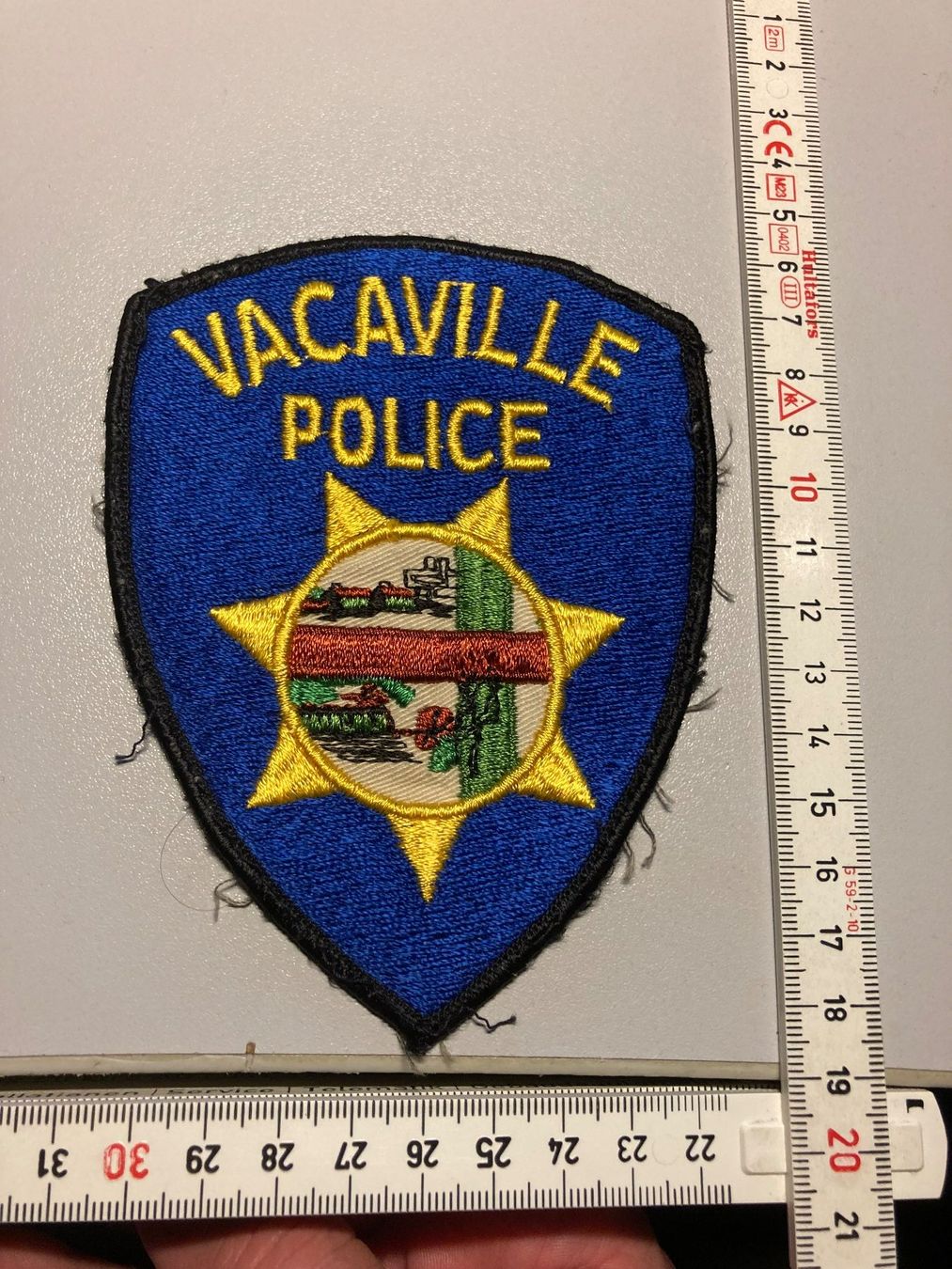 Placchette & Badge: Polizeiabzeichen Vacaville USA Vintage Patch – Usato da Kriens venduto da Meier72 1