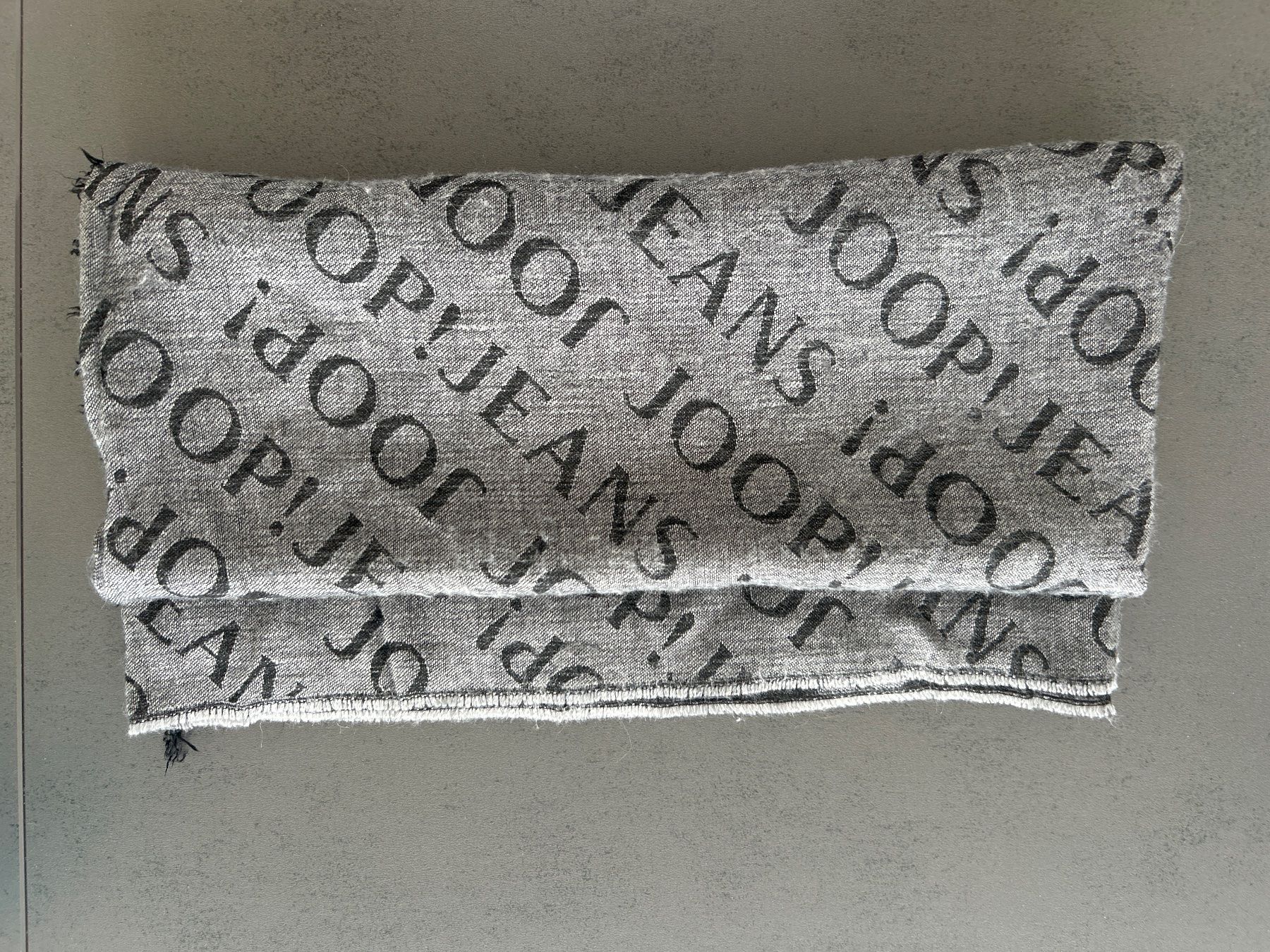Joop Foulard & Sciarpe: Joop Unisex Schall – Usato da Bottmingen venduto da Jstraehl 1