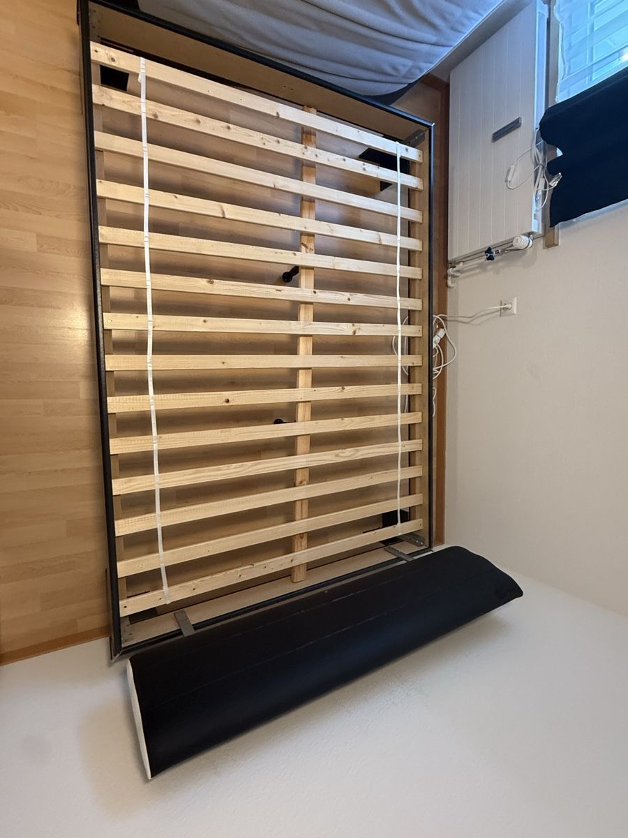 Betten: Gebrauchtes Bettgestell 200cm x 140cm – Gebraucht aus St. Gallen von klu_5mkg 3