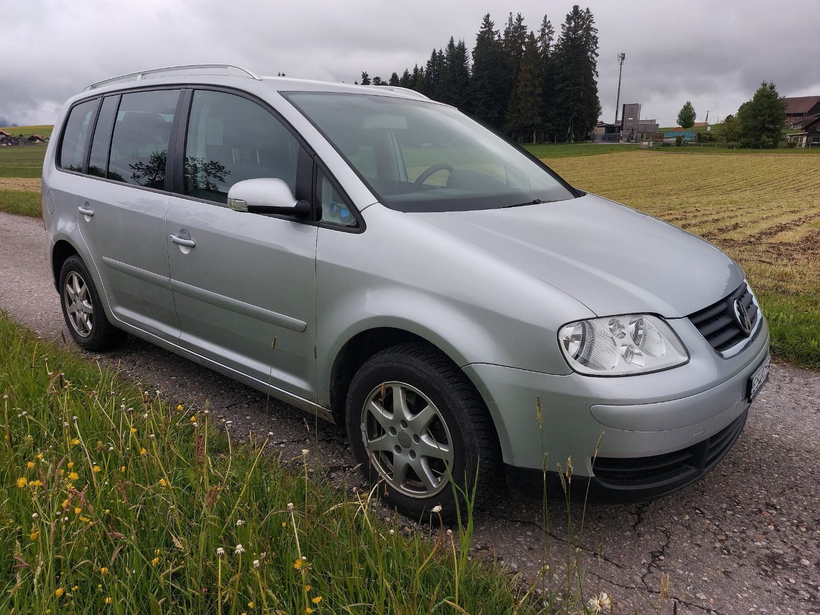 VW Automobili: Volkswagen Touran, 2005 – Usato da Heimenschwand venduto da fipuae