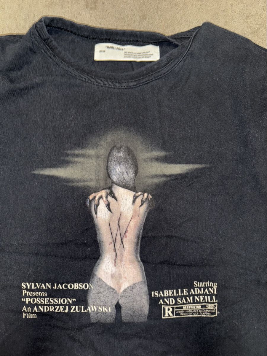 Off-White T-shirt: Off-White "Possession" T-shirt – Usato da Zürich venduto da forestF4iry 2